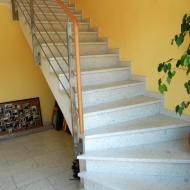 Edelstahl mit Holzhandlauf Buche.JPG